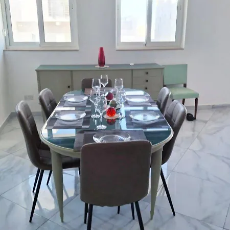 3br Steps To St George Bay, St Julian's شقة *